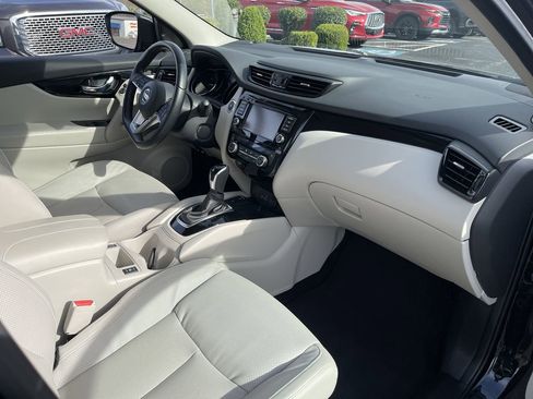 Used 2022 Nissan Rogue Sport SL image 27