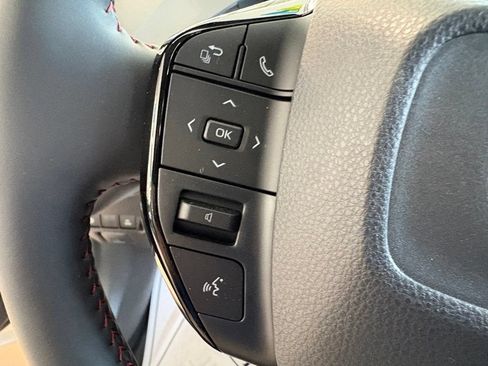New 2026 Toyota Prius Plug-In Hybrid FWD image 32
