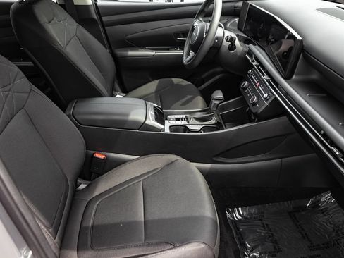 Certified 2025 Hyundai Tucson SE AWD/4WD image 33