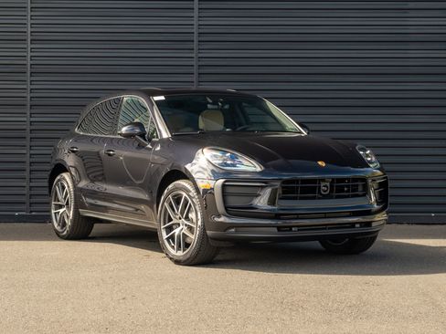 Used 2026 Porsche Macan image 9