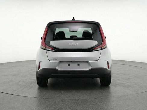 Used 2025 Kia Soul LX w/ LX Technology Package FWD image 7