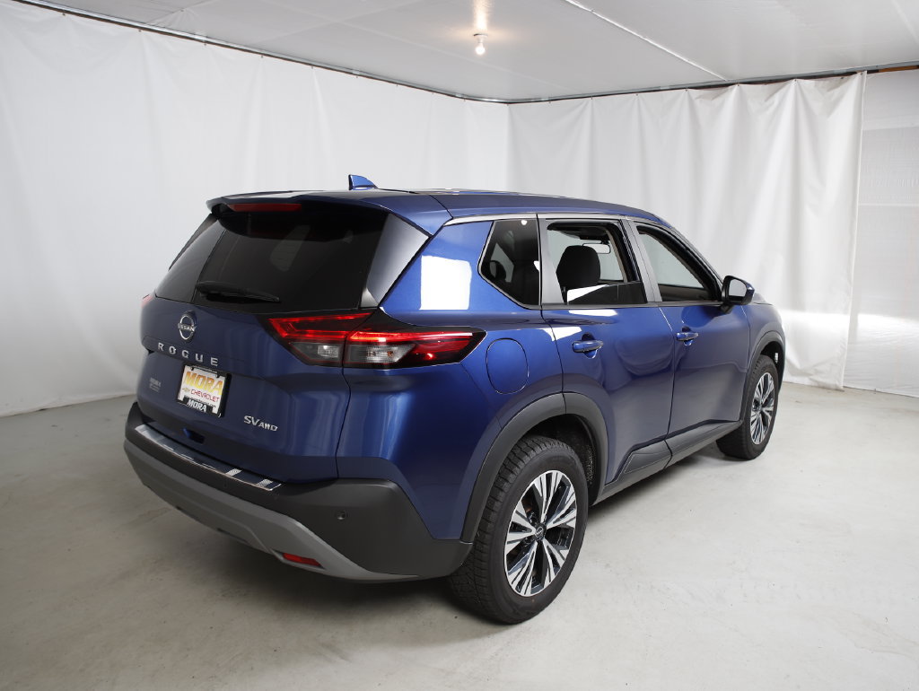 Used 2023 Nissan Rogue SV AWD/4WD image 3