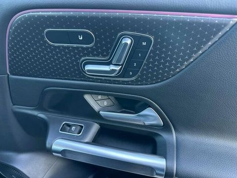 Used 2025 Mercedes-Benz GLB 250 GLB 250 4D Sport Utility 4MATI image 22