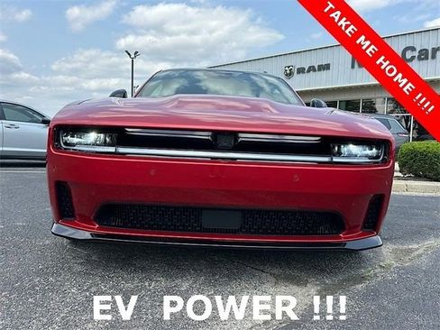 Used 2024 Dodge Charger Daytona R/T w/ Plus Group AWD/4WD image 2