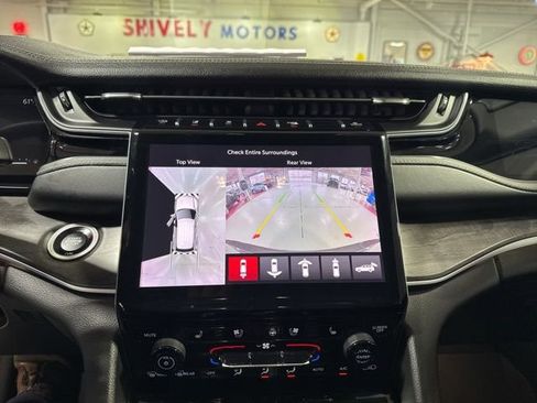 Certified 2024 Jeep Grand Cherokee Limited w/ Luxury Tech Group II image 19