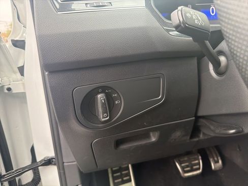 Used 2024 Volkswagen Tiguan SE R-Line image 16