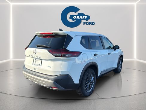 Used 2023 Nissan Rogue S AWD/4WD image 7