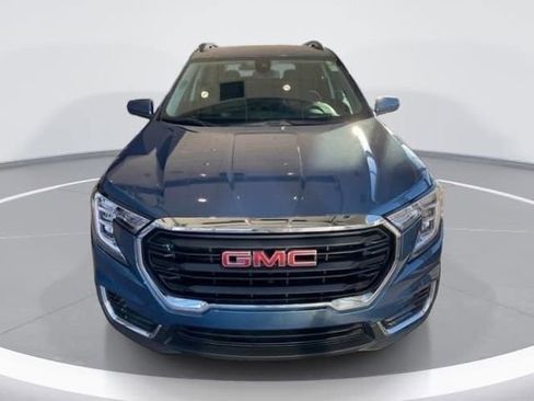 Certified 2024 GMC Terrain SLE w/ Driver Convenience Package image 9