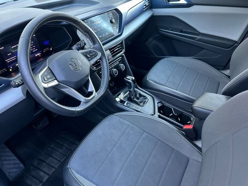 Used 2023 Volkswagen Taos SE w/ Black Wheel Package FWD image 11