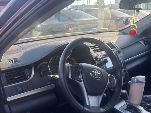 Used 2014 Toyota Camry SE image 13