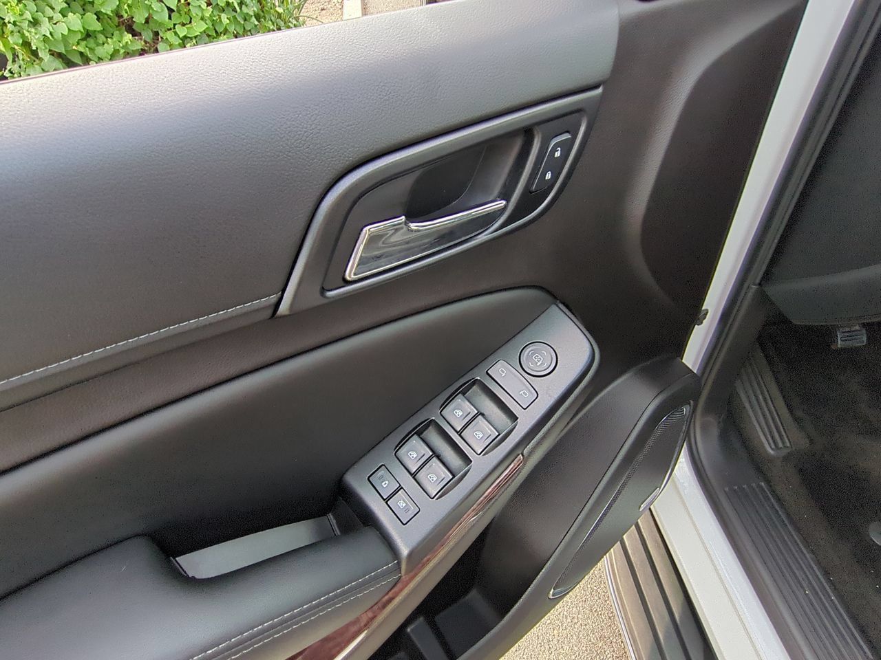 Used 2016 GMC Yukon XL SLE RWD image 22