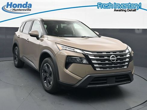 Used 2025 Nissan Rogue SV FWD image 1