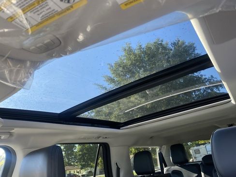 New 2025 Ford Expedition Max Platinum w/ Driver's Package image 25