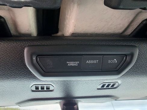 Used 2023 Jeep Gladiator Sport AWD/4WD image 19