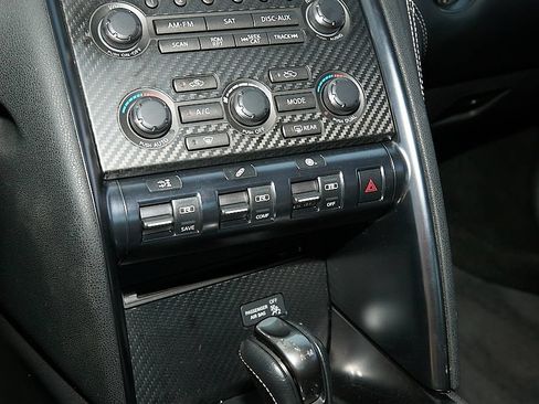 Used 2016 Nissan GT-R Premium AWD/4WD image 31