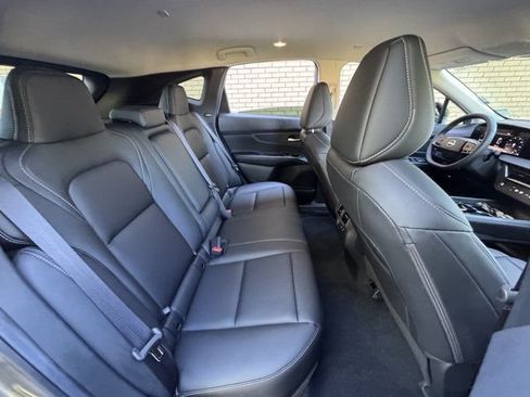 Used 2025 Nissan Murano SV AWD/4WD image 25