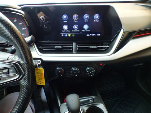 Used 2025 Chevrolet Trax RS w/ Driver Confidence Package image 29