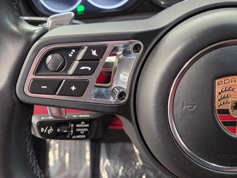 Certified 2023 Porsche Cayenne Turbo image 17