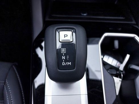 New 2025 Mitsubishi Outlander SE image 19