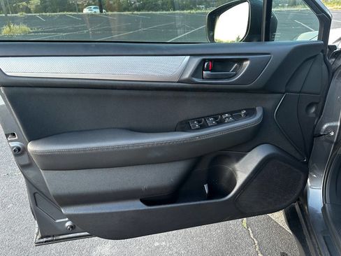 Used 2019 Subaru Outback 2.5i image 9