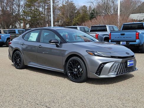 New 2026 Toyota Camry Hybrid AWD/4WD image 3