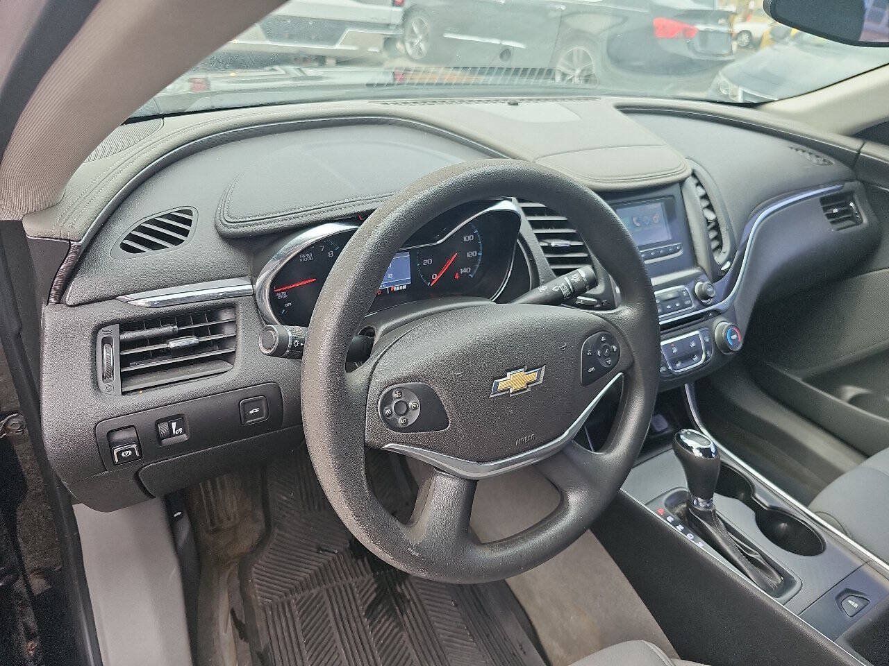 Used 2015 Chevrolet Impala LT FWD image 13