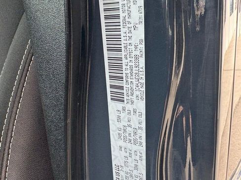 Used 2018 Jeep Wrangler Unlimited Sahara w/ Connectivity Group image 26