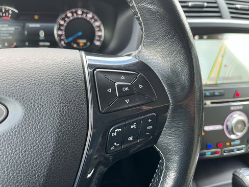 Used 2017 Ford Explorer Platinum image 30