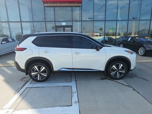 Used 2023 Nissan Rogue SL w/ SL Premium Package image 4