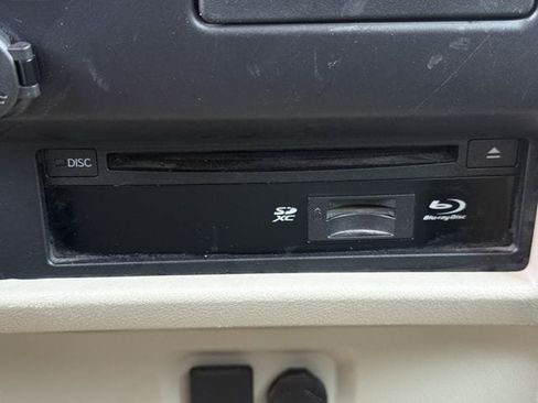 Used 2019 Toyota Sienna XLE Premium FWD image 22