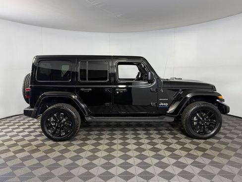 Used 2023 Jeep Wrangler Unlimited Sahara image 6