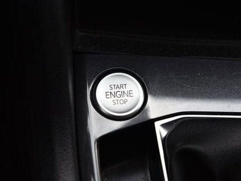 Certified 2023 Volkswagen Tiguan SE w/ Panoramic Sunroof Package image 16