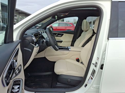 Used 2026 Mercedes-Benz GLC 300 GLC 300 image 12