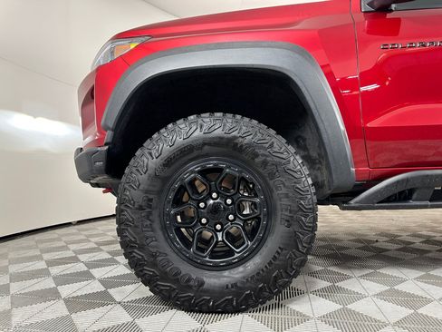 Used 2024 Chevrolet Colorado ZR2 w/ ZR2 Bison Edition image 10
