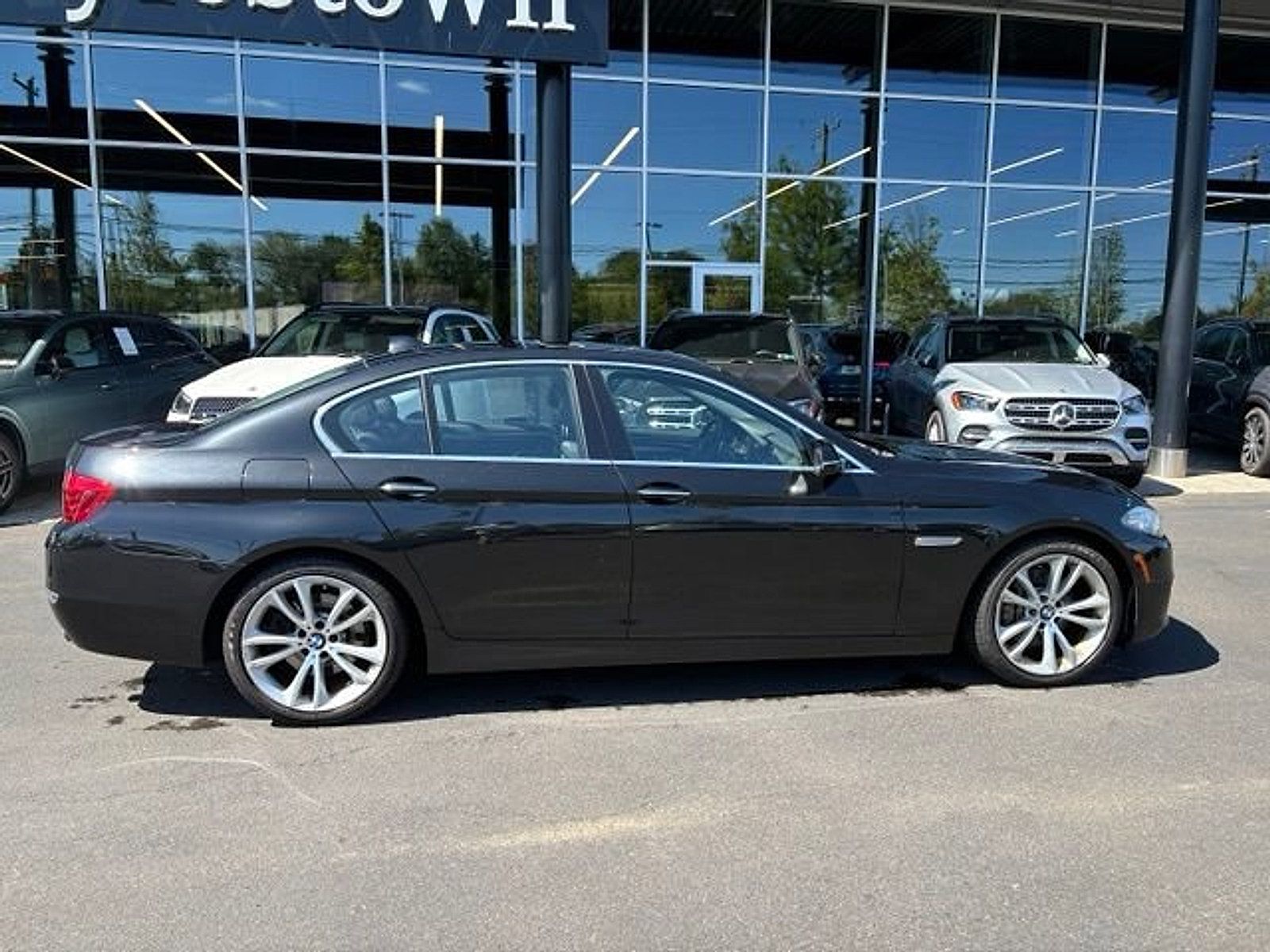 Used 2016 BMW 535i xDrive Sedan AWD/4WD image 9