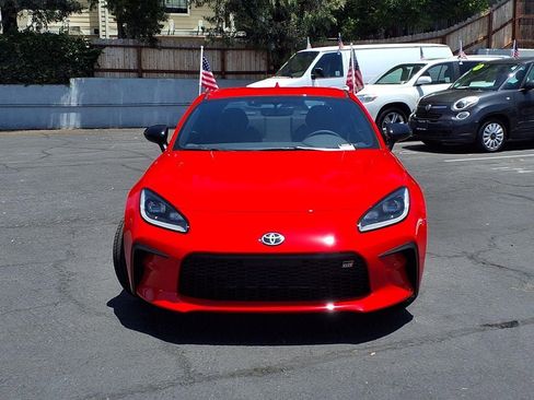 New 2026 Toyota GR86 RWD image 2