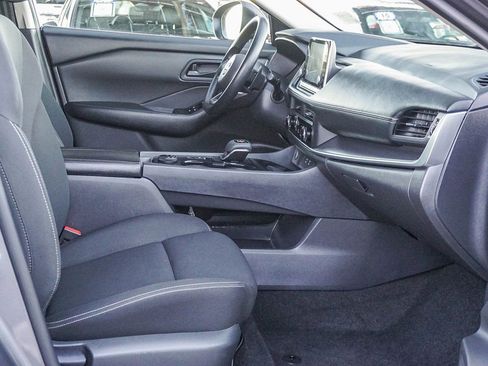 Used 2024 Nissan Rogue S image 13