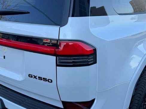 Used 2025 Lexus GX 550 w/ Accessory Package (Z1) image 24