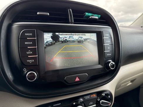 Used 2020 Kia Soul LX image 27
