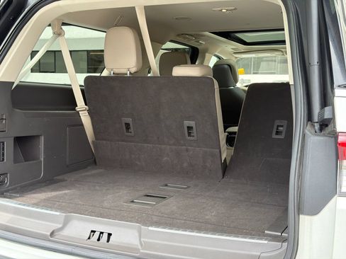 Certified 2023 Lincoln Navigator L Reserve AWD/4WD image 9