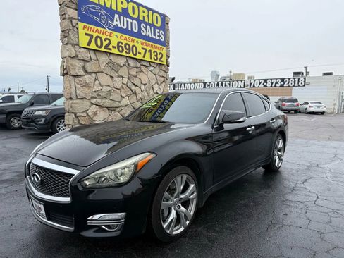 Used 2017 INFINITI Q70 3.7 w/ Technology Package image 2
