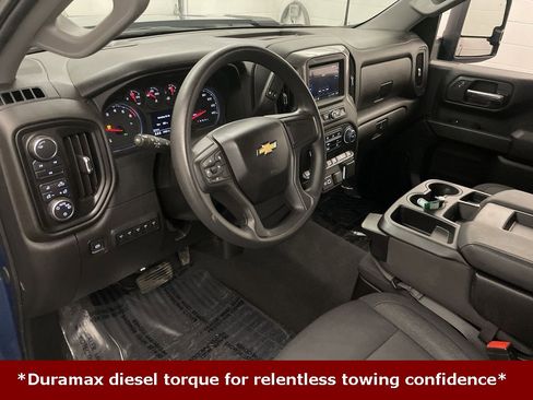 Used 2024 Chevrolet Silverado 2500 Custom w/ Custom Value Package image 4