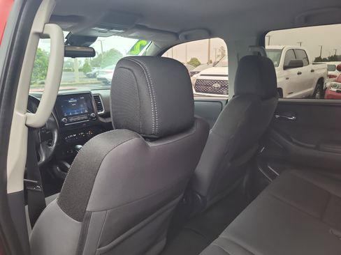 Used 2022 Nissan Frontier SV image 14