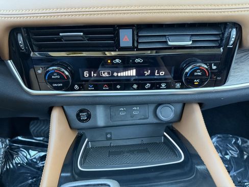 Used 2025 Nissan Rogue Platinum w/ Tech Package FWD image 22