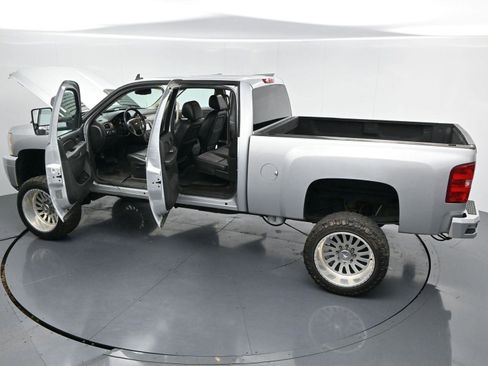 Used 2013 Chevrolet Silverado 2500 LTZ w/ LTZ Plus Package image 39