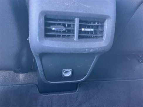 Used 2018 Chevrolet Equinox LS image 17