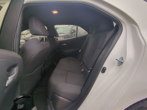 Used 2022 Toyota Corolla SE image 9