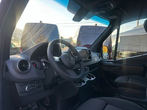 Used 2026 Mercedes-Benz Sprinter 2500 image 16