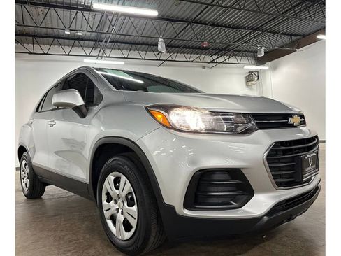 Used 2018 Chevrolet Trax LS FWD image 6