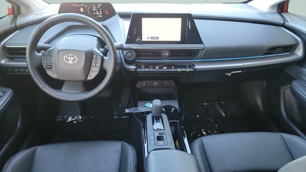 Used 2025 Toyota Prius XLE FWD image 11